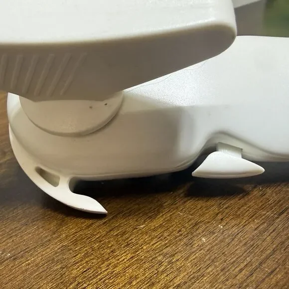 Pampered Chef 2759 Smooth Edge Manual Can Opener - Picture 3 of 6